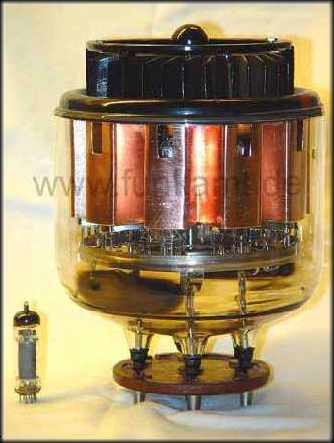 Eine GMI-2 im Vergleich zu einer EL84